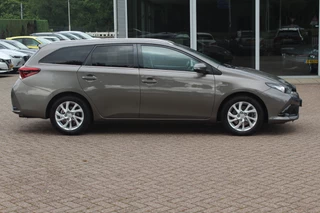 Toyota Auris Toyota Auris Touring Sports 1.8 Hybrid Dynamic / Camera / Navigatie / Keyless / 16'' / DAB / Cruise Control / Getint glas - afbeelding nr 5
