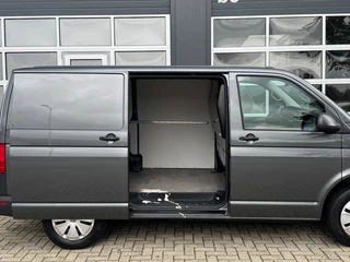 Volkswagen Transporter Volkswagen Transporter 2.0 TDI 150PK Automaat L1H1 T6.1 GB / Dealeronderhouden / Navi / Trekhaak / Airco - afbeelding nr 30