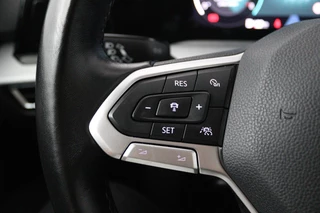 Volkswagen Golf Volkswagen Golf 1.5 TSI Life Business (STOELVERWARMING, NAVIGATIE, ELEKTR STOELEN, DIGITAAL DASHBOARD, PARKEERSENSOREN, NL-AUTO) - afbeelding nr 14