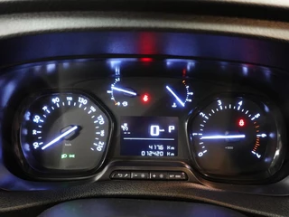 Opel Vivaro Opel Vivaro 2.0 CDTI L2H1 145PK Edition Automaat Airco  App connect Trekhaak Navigatie Cruise - afbeelding nr 17