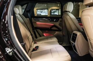 Porsche Cayenne Porsche Cayenne 3.0 E-Hybrid Platinum Edition|Innodrive|Pano - afbeelding nr 24