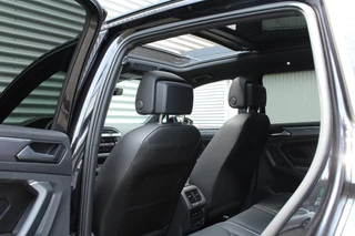 Volkswagen Tiguan Volkswagen Tiguan 1.5 TSI 150pk ACT R-Line DSG7 NL-Auto NAP Panoramadak Clima Cruise Navi Leder Keyless Dig. Cockpit El. Klep Trekhaak 1300kg - afbeelding nr 22