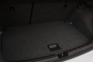 Volkswagen Polo Volkswagen Polo 1.5 TSI R Line | 150pk | Panoramadak | Full LED |  Carplay | Adaptive cruise | Park Assist | Climate control | Navigatie | Sportstoelen - afbeelding nr 11
