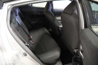 Toyota C-HR Toyota C-HR 1.8 Hybrid Style Ultimate, 28.885 KM!! - afbeelding nr 10