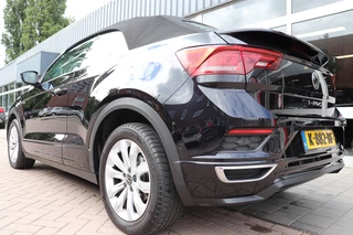 Volkswagen T-Roc Volkswagen T-Roc Cabrio 1.5 TSI R-Line Automaat. Eerste eigenaar, nieuwstaat! Trekhaak. - afbeelding nr 43