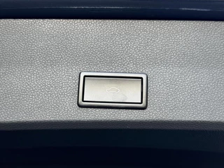 SEAT Ateca Seat Ateca 1.0 EcoTSI Limited Edition Volleer | Stoelverwarming | Apple CarPlay | Navigatiesysteem | Elektrisch bedienbare achterklep | Lichtmetalen velgen | Draadloze telefoonlader | Lane assist & Blind Spot detectie | Parkeersensoren voor en achter - afbeelding nr 43