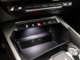 Audi A3 Audi A3 Sportback 35 TDI S-Line Sport 150Pk Automaat (2X S-LINE, GROOT NAVI, CAMERA, ADAPTIVE CRUISE, STOELVERWARMING, SPORTSTOELEN, SFEERVERLICHTING, GETINT GLAS, MATRIX LED, NIEUWE APK, NIEUWSTAAT) - afbeelding nr 29