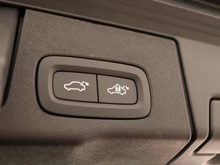 Volvo XC60 Volvo XC60 T6 PLUG-IN HYBRID ULTRA DARK SCHUIFDAK HARMAN KARDON TREKHAAK 20 - afbeelding nr 14