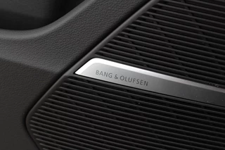 Audi Q8 Audi Q8 55 TFSI e quattro Pro Line S / Vol opties!! / Trekhaak / Panoramadak / 360Camera / Head-up / 22'' / Softclose / B&O / Luchtvering / Keyless / Stuurverwarming / Sfeerverlichting / Stoelventilatie + verwarming / Dodehoek / - afbeelding nr 31