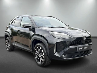 Toyota Yaris Cross 1.5 Hybride 130 pk Black Edition, Safety + Winter pakket.