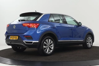 Volkswagen T-Roc Volkswagen T-Roc 1.5 TSI Sport | Stoelverwarming | Full LED |  Trekhaak | Navigatie | Climate control | PDC | Sportstoelen | Cruise control | Bluetooth - afbeelding nr 29