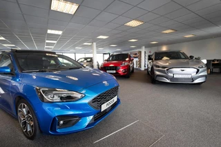 Ford Puma Ford Puma 1.0 EcoBoost Hybrid ST-Line 125PK Winterpack Camera Cruise Navi Climate Parkeersensoren Privacy Glass Full-LED *Sportief* - afbeelding nr 26