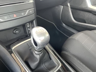Peugeot 308 Peugeot 308 SW 1.6 BlueHDI 120 pk Blue Lease Executive Pack Trekhaak Panoramadak Camera Parkeersensoren DAB Clima en Cruise Control Wit Metallic Nette auto zuinige Euro 6 Diesel Station - afbeelding nr 20