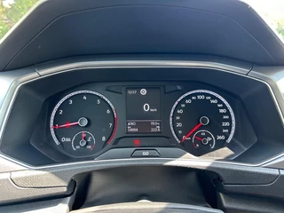 Volkswagen T-Roc Volkswagen T-Roc 1.0 TSI | Camera | CarPlay | Dode Hoek Detectie | Elektirsche Achterklep | Dealer Onderhouden | - afbeelding nr 8