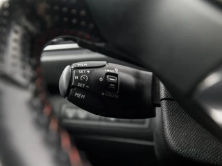 Peugeot 308 Peugeot 308 1.2 PureTech GT-line Automaat (NAVIGATIE, CAMERA, KEYLESS, MASSAGE, STOELVERWARMING, CAMERA, SPORTSTOELEN, LEDER/ALCANTARA, GETINT GLAS, NIEUWE APK, NIEUWSTAAT) - afbeelding nr 23