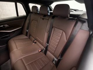 BMW 3 Serie Automaat (PANORAMADAK, DEALER ONDERHOUDEN, M PAKKET, APPLE CARPLAY, LASER KOPLAMPEN, LEDEREN SPORTSTOELEN, CAMERA, STOELVERWARMING, GETINT GLAS, ELEK ACHTERKLEP, NIEUWE APK, NIEUWSTAAT) - afbeelding nr 15