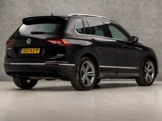 Volkswagen Tiguan 150Pk Automaat (PANORAMADAK, DIGITAL COCKPIT, APPLE CARPLAY, ELEK SPORTSTOELEN, LEDER, STOELVERWARMING, CAMERA, GETINT GLAS, KEYLESS, LED, ELEK ACHTERKLEP, PARKEER ASSISTENT, NIEUWSTAAT) - afbeelding nr 5