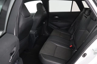 Toyota Corolla Toyota Corolla 2.0 Hybrid Premium | Leder | Head-Up |  Stoelverwarming | Trekhaak | Adaptive cruise | Matrix LED | Carplay | Keyless | Camera - afbeelding nr 11