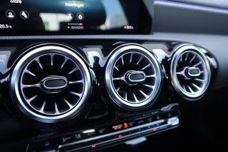 Mercedes-Benz A-Klasse Mercedes-Benz A-Klasse 250 e Luxury Sfeer verlichting / Widescreen / Camera / Carplay / - afbeelding nr 27