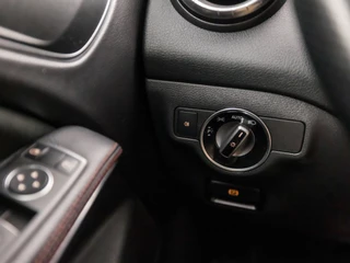 Mercedes-Benz CLA Mercedes-Benz CLA 180 AMG Sport Automaat (SCHUIFDAK, APPLE CARPLAY, GROOT NAVI, LEDER/ALCANTARA, STOELVERWARMING, SPORTSTOELEN, CRUISE, KEYLESS START, NIEUWSTAAT) - afbeelding nr 22