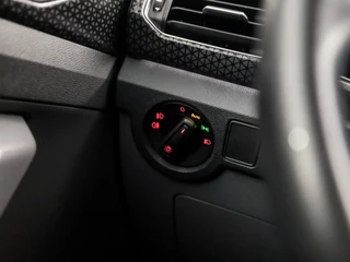 Volkswagen T-Cross (VIRTUAL COCKPIT, APPLE CARPLAY, GROOT NAVI, STOELVERWARMING, CLIMATE, SPORTSTOELEN, GETINT GLAS, ADAPTIVE CRUISE, NIEUWSTAAT) - afbeelding nr 20