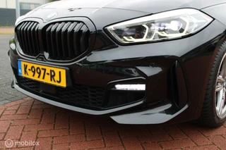 BMW 1 Serie BMW 1-serie 118i M Sport High Executive, Sportstoelen, Carplay, Pdc voor + achter, Stoelverwarming, Cruise, Clima. - afbeelding nr 19