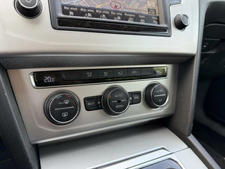 Volkswagen Passat Volkswagen Passat Variant 1.6 TDI EDITION | AUTOMAAT | TREKH - afbeelding nr 11