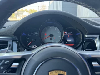 Porsche Macan Porsche Macan 3.0 S|Luchtvering|Adaptieve sportstoelen|Panoramadak|Trekhaak|21