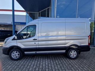 Ford Transit Ford Transit 330 2.0 TDCI L2H2 Trend 170 PK Nieuw | SYNC 4 scherm | Driver assistance pack | Trekhaak | Stoelverwarming | Elektrisch vertelbare stoel | Safety & comfort pack 1 |16 inch lichtmetalen velgen | Reservewiel - afbeelding nr 2