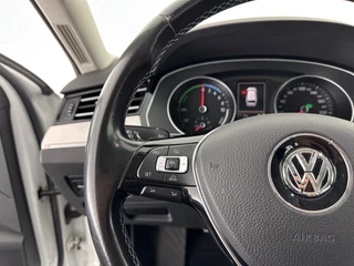 Volkswagen Passat Volkswagen Passat Variant 1.4 TSI GTE Highline Aut. *FULL-LED | ADAPTIVE-CRUISE | ERGONOMIC-SPORTSEATS | KEYLESS | NAVI-FULLMAP | ECC | PARKPILOT | HEATED-SEATS | SHIFT-PADDLES | AMBIENT-LIGHT | TOWBAR | 17''ALU* - afbeelding nr 18