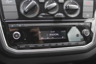 Volkswagen up! Volkswagen up! 1.0 BMT take up! / Airco / Radio / LED Dagrijverlichting / Elektr. ramen voor / Parrot - afbeelding nr 22