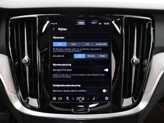 Volvo S60 Volvo S60 T6 PLUG-IN HYBRID LONG RANGE PLUS DARK SCHUIFDAK HARMAN KARDON 3 - afbeelding nr 42