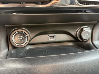 Citroën C4 Cactus Citroen C4 Cactus 1.2 PureTech Feel 1e Eigenaar,Navi,Clima,Cruise,Pdc,6 Bak,Dealer Onderhouden,110pk,Lm Velgen,Apk tot 05-2027 - afbeelding nr 27