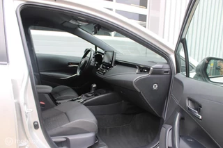 Toyota Corolla Toyota Corolla 1.8 Hybrid Business Intro | Parkeersensoren voor en achter | Stoelverwarming | NL Auto Boekjes. - afbeelding nr 9