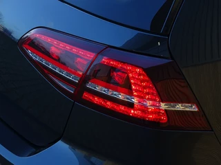 Volkswagen Golf Volkswagen Golf TSI GTE 204PK DSG / RNS / LED *NAP* - afbeelding nr 37
