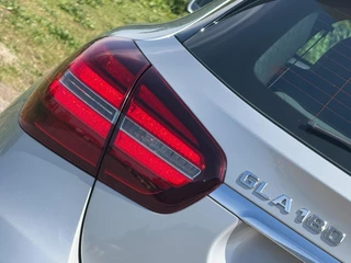 Mercedes-Benz GLA Mercedes-Benz GLA-klasse 180 Premium AMG WhiteArt - Iridium Silver - Nieuwstaat - afbeelding nr 16