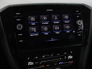 Volkswagen Passat Volkswagen Passat 1.4 TSI PHEV GTE | Adaptive cruise | Trekhaak wegklapbaar | Stoelverwarming |  Navigatie | Full LED - afbeelding nr 31