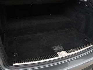 Mercedes-Benz E-Klasse Mercedes-Benz E-klasse 300e Business Solution AMG | Leder | Trekhaak |  Stoelverwarming | 360 camera | Carplay | Sfeerverlichting | Matrix LED | Keyless | Navigatie - afbeelding nr 12