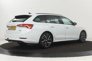 Škoda Octavia Skoda Octavia 1.0 e-TSI Sport | Carplay | Trekhaak |  Sportstoelen | Full LED | Sfeerverlichting | Navigatie | Climate control | Parkeerhulp - afbeelding nr 32