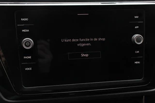 Volkswagen Touran Volkswagen Touran 1.5 TSI DSG Highline 7p | Navigatie | Apple Carplay/Android Auto | Parkeersensoren | Adaptive Cruise Control | Stoel-en stuurverwarming | Elektrische achterklep | Getinte ramen | Climatronic - afbeelding nr 24