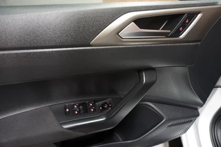 Volkswagen Polo Volkswagen Polo 1.0 TSI COMFORTLINE AUTOMAAT/ AIRCO/ NAVIGATIE - afbeelding nr 9