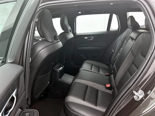 Volvo V60 Volvo V60 2.0 T6 AWD Plus Dark | 360° Camera | Panoramadak | Harman/Kardon - afbeelding nr 12