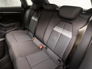 Audi A3 Automaat (APPLE CARPLAY, GROOT NAVI, VIRTUAL COCKPIT, CAMERA, SPORTSTOELEN, LED KOPLAMPEN, GETINT GLAS, ZWART HEMEL, CRUISE, NIEUWSTAAT) - afbeelding nr 15