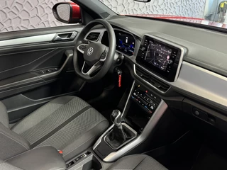 Volkswagen T-Roc Volkswagen T-Roc Cabrio TSI VIR.COCKPIT CARPLAY NAVI IQ.LED STOEL/STUUR.VERW DAB ADAP.CRUISE 05/2024 