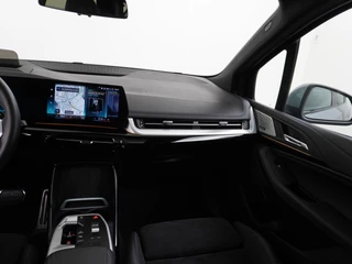 BMW 2 Serie BMW 2-serie Active Tourer 220i M-Sport HARMAN KARDON AUDIO| PANO |360 CAMERA | MEMORY SEAT - afbeelding nr 25