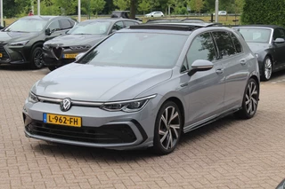 Volkswagen Golf Volkswagen Golf 1.5 eTSI R-Line / Panoramadak / Camera / Harman Kardon / Matrix LED / 18'' / Navigatie / DAB / ACC / Dodehoek / Stuurverwarming / Stoelverwarming - afbeelding nr 6