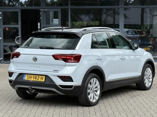 Volkswagen T-Roc Volkswagen T-Roc 2.0 TSI 4Motion Sport Automaat/Climate control/Led/Trekhaak - afbeelding nr 2