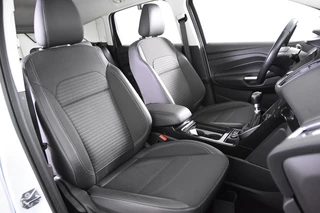 Ford Kuga Ford Kuga 1.5 EcoBoost Titanium *Leer*Navigatie*Stoelverwarming*Park assist* - afbeelding nr 3