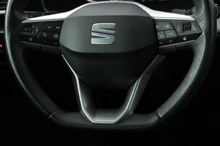 SEAT Leon SEAT Leon 1.5 eTSI FR Intens | Stoel & stuurverwarming |  Adaptive cruise | Trekhaak | Carplay | Sfeerverlichting | Camera | Navigatie - afbeelding nr 8