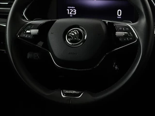 Škoda Superb Skoda Superb 1.4 TSI iV Laurin & Klement | Panoramadak |  Leder | Adaptive cruise | Canton Sound | Stoelverwarming | Standkachel | Carplay | Camera | Full LED | Memory - afbeelding nr 11